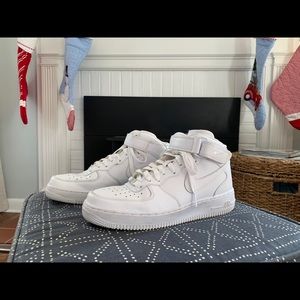 Nike Air Force 1 mid 07 size 8